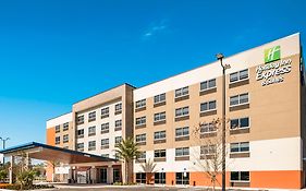 Holiday Inn Express & Suites Jacksonville - Town Center By Ihg